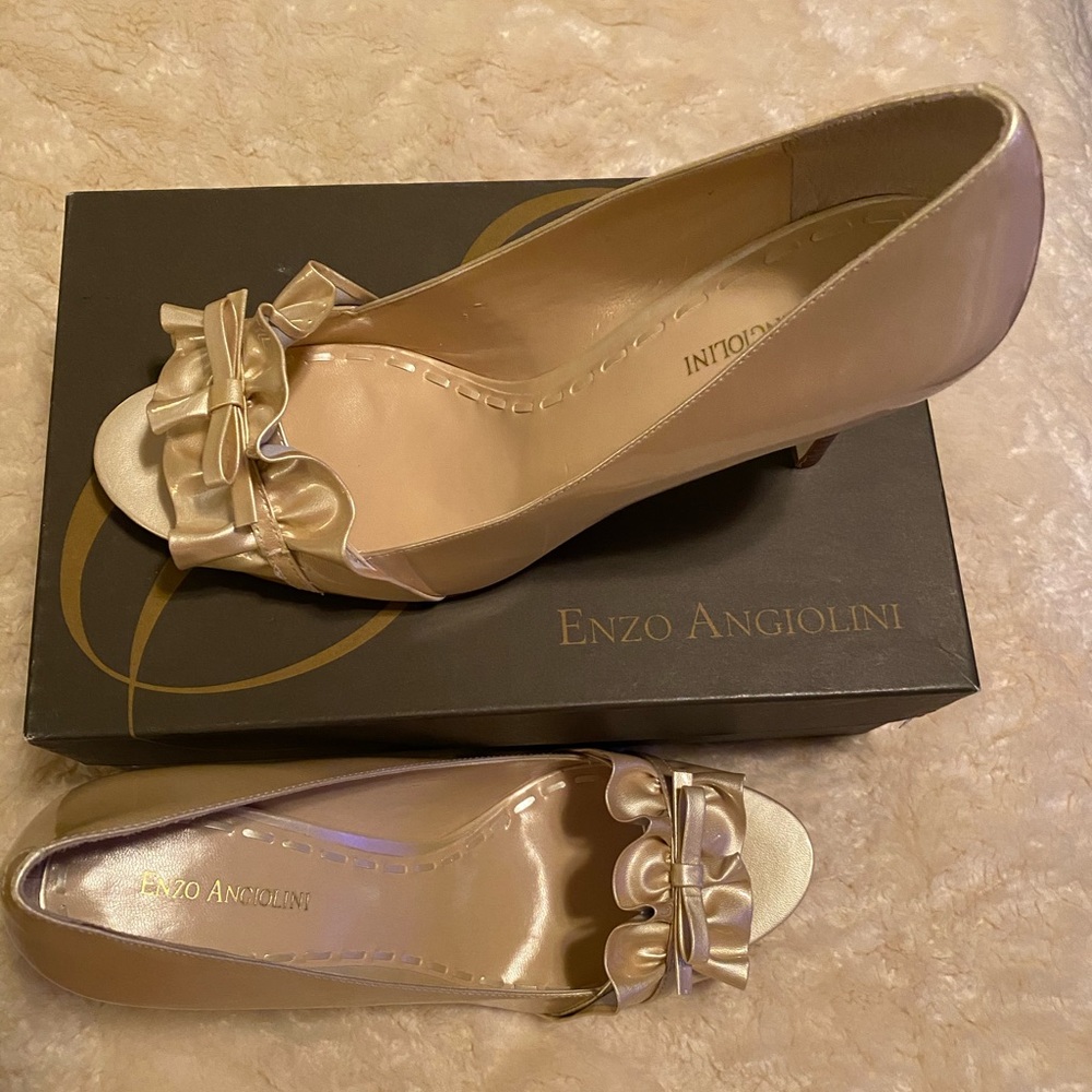 Enzo Angiolini size 11 Light Natural heels